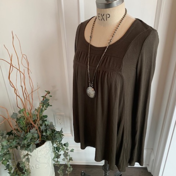 "For the Republic" NWT Women's Scoop neck Knit Top - Picture 3 of 14